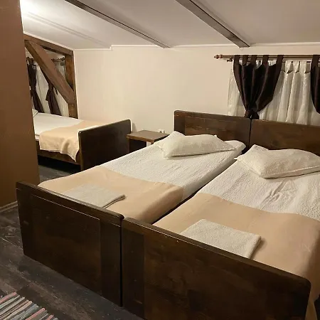 Hanul La Cetate - Cazare Pentru Muncitori Si Delegati Vendégház 3*
